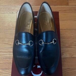 Gucci - Jordaan Loafers in Black/Light Gold